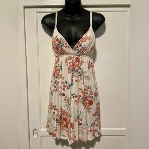 Shasa Floral Mini Dress! 💐